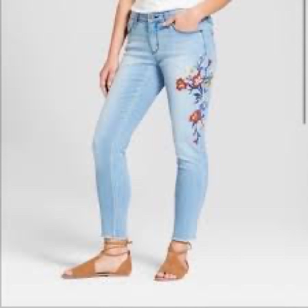 Universal Thread Embroidered Raw Hem Mid Rise Ski… - image 2